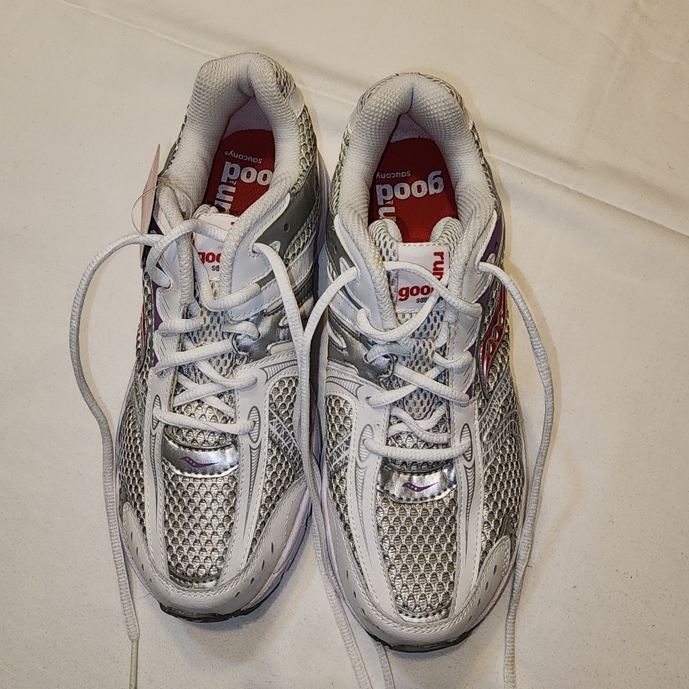 Saucony Triumph 7 Run For Good TM Running Shoe (Little Kid/Big Kid)